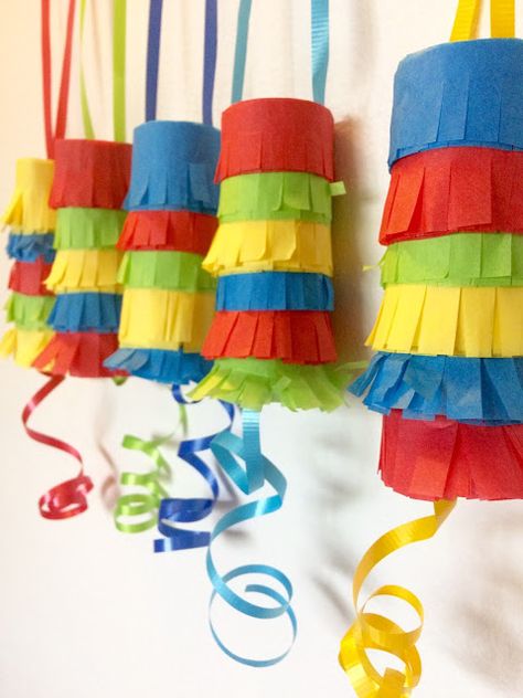 Pinata Diy, Mini Pinatas, Diy Pinata, Mexican Party Theme, Mexican Crafts, 5 De Mayo, Classroom Crafts, Fun For Kids, World Crafts