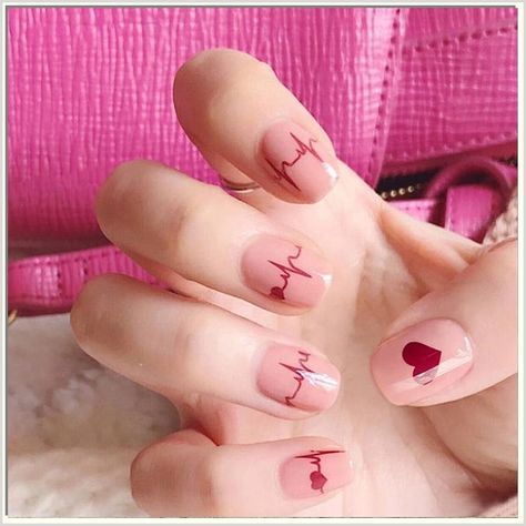 Nails for graduation? Why not? They'll look amazing and be the perfect finishing touch to your perfect graduation look. Heart Manicure, Nurse Nails, Sticker Nails, Fast Nail, Graduation Nails, Valentines Patterns, Heart Nail Art, Heart Nail, May Nails