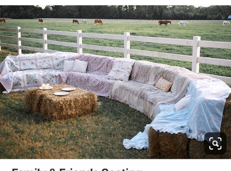 Hay Bale Wedding, Hay Bale Seating, Party Seating, Rustic Outdoor Wedding, Boda Mexicana, Hay Bales, Outdoor Wedding Ideas, Outdoor Wedding Decorations, Glamorous Wedding