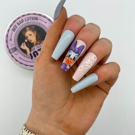 Daisy Duck Nails, Reveal Nails, Pata Daisy, Gender Reveal Nails, Duck Nails, Winter Nails Acrylic, Disney Nails, Daisy Duck, Nails Acrylic