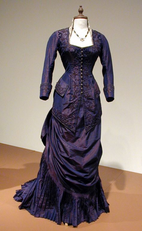 Victorian Age Dress, Purple Victorian Gown, Purple Victorian Dress, Black And Purple Victorian Dress, 1889 Evening Dress, 1890s Dress Poor, 1880s Dress, 1800s Dresses, Purple 1860s Dress