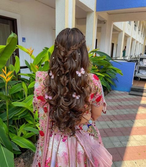 Simple And Subtle Hairstyles For The Minimalist Bride! | WedMeGood Hairstyle For Lehnga For Long Hairs, Hairstyles With Lehengas, Indian Haldi Hairstyle, Minimalist Hairstyle Wedding, Braid Hairstyle For Indian Weddings, Hairstyle For Long Hair On Lehenga, Braid Hairstyles With Lehenga, Hairstyles For Long Hair For Engagement, Engagement Lehenga Hairstyles