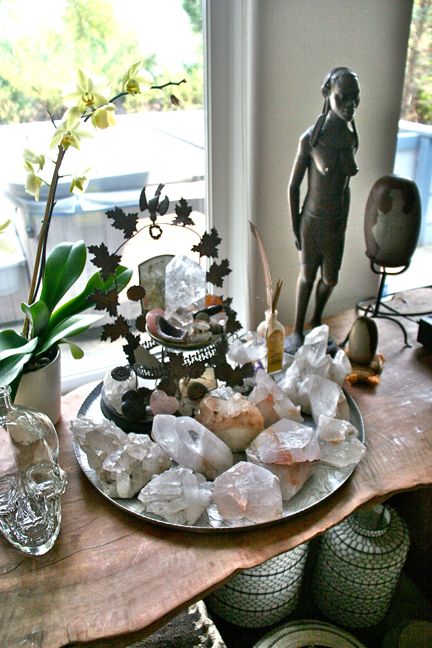 anahata's home.  a tray of crystal. Anahata Katkin, Carved Crystals, Sacred Space Altar, Aesthetic Layout, Crystal Plate, Crystal Altar, Astrology Jewelry, Meditation Altar, Crystal Garden