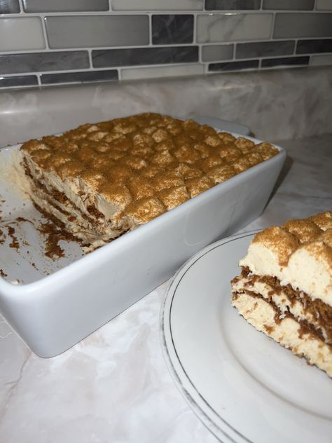 Biscoff Tiramisu Biscoff Tiramisu Recipes, Biscoff Tiramisu, Strawberry Cheesecake Parfaits, Tiramisu Recipes, Cookies And Cream Cheesecake, Cheesecake Parfaits, Chocolate Crepes, Biscoff Cookies, Tiramisu Recipe