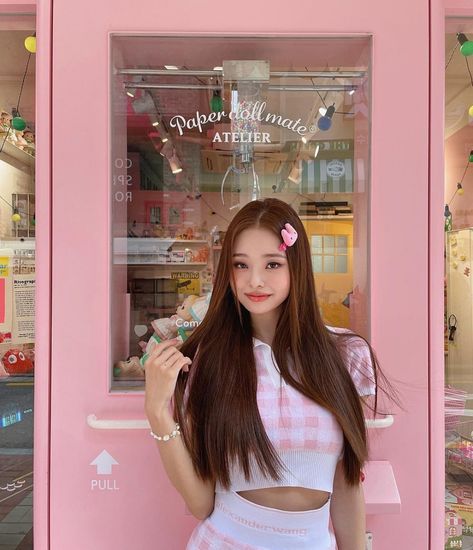 @dear.zia | pink, aesthetic e icon Song Jia Pink Aesthetic, Free Zia Aesthetic, Freezia Dear Zia Outfits, Song Jia Pink, Dear Zia Icons, Korean Pink Aesthetic, Song Jia Aesthetic, Pink Aesthetic Korean, Freezia Dear Zia