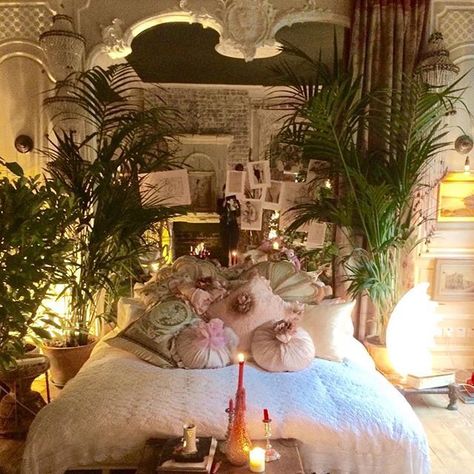 Sera of London dressed bed. Romantic Boho Bedroom, Dream Bored, Cozy Sleep, Romantic Boho, Bedroom Decorating Ideas, Room Balcony, Romantic Bedroom, Trendy Bedroom, Bedroom Decorating