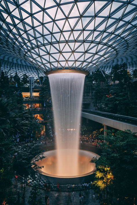 Thees and indoor water fountain in Singapore Amazing Hd Wallpapers, Theme Wallpaper, Singapore Photos, Indoor Water Fountains, Panoramic Photo, Office Designs, Architecture Ideas, Alice Springs, Singapore Travel