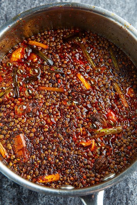 Low Fat Vegetarian Recipes, Sichuan Chili Oil, Chili Oil Recipe, Sichuan Food, Chili Oil, Asian Flavors, Chinese Cooking, Homemade Sauce, Asian Cooking