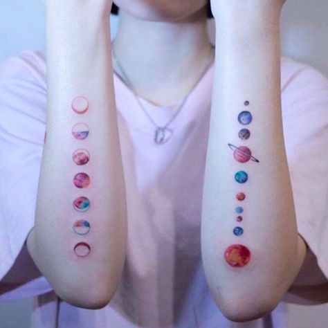 These tattoos are like emojis for your body. Watercolour Tattoos, Tattoo Trend, Planet Tattoos, Disney Tattoo, Hand Tattoos For Women, Arrow Tattoo, Space Tattoo, Diy Tattoo, Wolf Tattoos