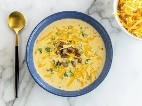 Cheddar Cheese Soup Recipes, Soup Recipes With Ground Beef, Hamburger Meat Recipes Easy, Beer Cheese Soup Recipes, Bacon Cheeseburger Soup, Hearty Soup Recipes, Beer Cheese Soups, Cheese Soup Recipes, Meat Recipes For Dinner