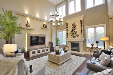 TV wall High Ceiling Tv Wall, Transitional Family Room, Large Wall Decor Living Room, Tall Fireplace, Ceiling Tv, High Ceiling Living Room, Big Wall Decor, Family Room Walls, Sala Grande