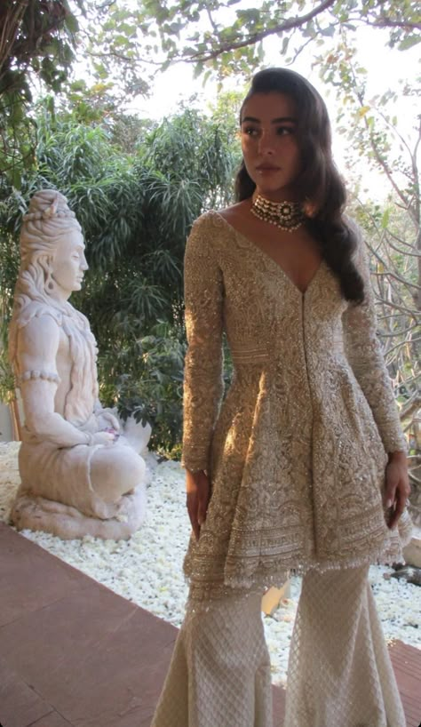 Tania Shroff, Unique Indian Outfits, Sufi Night, Shadi Dress, Casual Bridal Dress, Shaadi Outfits, Bridesmaid Outfits, Indian Suit, Asian Dresses