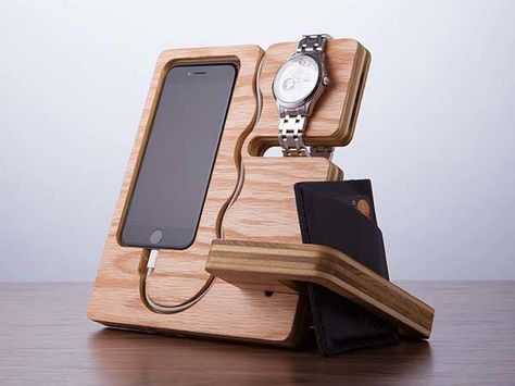 The Wood Docking Station Doubles as a Desk Organizer Iphone Charging Station, Wood Docking Station, Iphone Charging, Woodworking Desk, Woodworking Shows, Diy Deco, Diy Holz, Teds Woodworking, Woodworking Wood