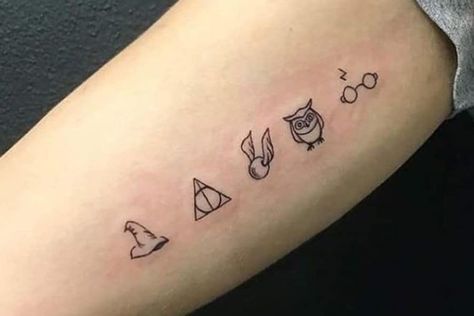 Nova Tattoo, Minimalistic Tattoo, Hp Tattoo, Omerta Tattoo, Tattoo Diy, Airbrush Tattoo, Literary Tattoos, Shape Tattoo, Illustration Tattoo