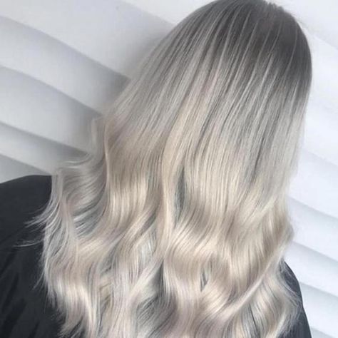 Shadow Blonde, Silver Hair Colors, Blonde Copper, Diy Highlights Hair, Ice Hair, Root Shadow, Light Strawberry Blonde, Diy Highlights, Ice Blonde Hair