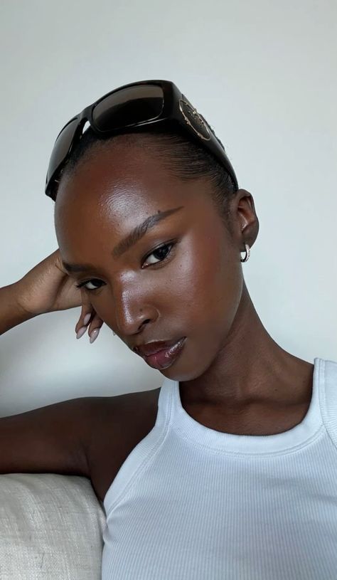 No Makeup Look Black Women, No Makeup Makeup Look Natural, Model Makeup Natural, Subtle Eye Makeup, Girly Makeup, Natural Everyday Makeup, A Daily Routine, Soft Makeup Looks, Natural Glowy Makeup