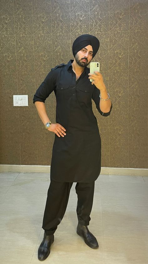 Pathani Kurta For Men Black, Kurta Pajama Men Punjabi, Punjabi Kurta Pajama Men, Kurta Pajama Punjabi, Pajama Men, Pathani Kurta, Gangster Style, Boys Kurta Design, Kurta Pajama Men