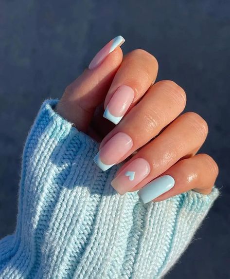 Nail Designs Gender Reveal, Ongles Baby Blue, Homecoming Inspo, Light Blue Nail Designs, Baby Shower Nails, Hoco Nails, Pink Nail Art Designs, Blue And White Nails, Light Blue Nails