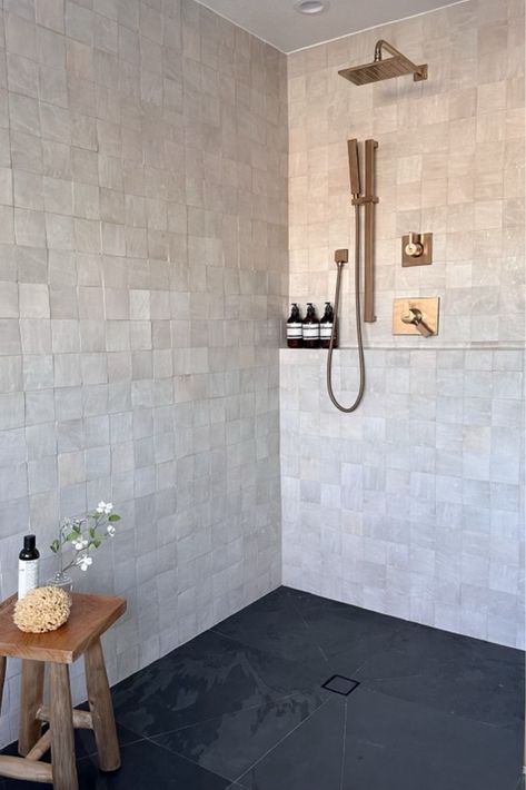 Black Pearl 24 Slate Floor Bathroom Ideas, Dark Shower Floor Tile, Primary Bathroom Shower Ideas, Dark Shower Floor, Black Floor Bathroom Ideas, Slate Bathroom Floor, Interior 2024, Clock Room, Quartz Bathroom