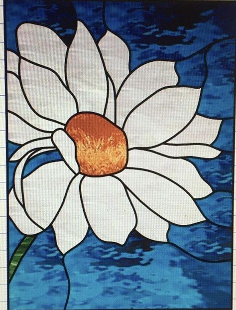 Daisy Stained Glass Patterns, Stained Glass Daisy, Art Deco Stained Glass, Stained Glass Patterns Free, Stained Glass Paint, Stained Glass Decor, Mosaic Flowers, Glass Garden Art, Stained Glass Flowers