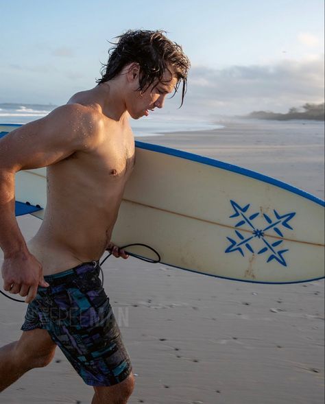 Surfer Boys Style, Hot Surfers, Paul Freeman, Surfer Boys, Frat Guys, Surfer Dude, Photo Pose For Man, Aesthetic Guys, Summer Boy