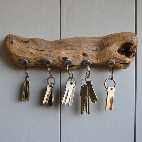 25 Creative Entryway Key Holder Ideas to Keep Your Keys Organized Key Hanger Ideas Diy, Rustic Key Holder Ideas, Modern Key Holder Entryway, Key Hanger Diy, Entryway Key Holder Ideas, Key Hanger Ideas, Creative Entryway, Key Holder Ideas, Diy Key Holder