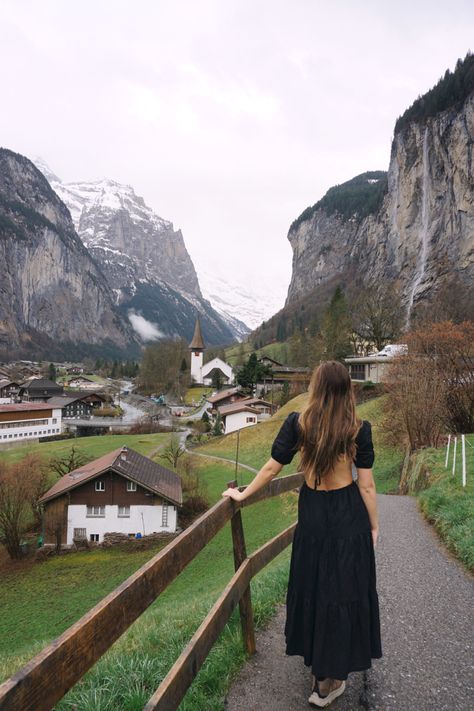 Spring Switzerland rainy model Instagram spot photo Switzerland In Spring, Blundstone Boots, Saddle Brown, Leather Chelsea Boots, Crazy Horse, Chelsea Boot, Casual Boots, Women's Style, Saddle