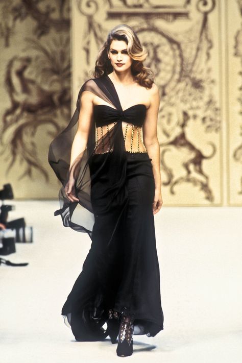 Model Runway, 90s Runway, 90s Runway Fashion, Costume Noir, Vintage Runway, Original Supermodels, 90s Model, 90s Models, Chanel Couture