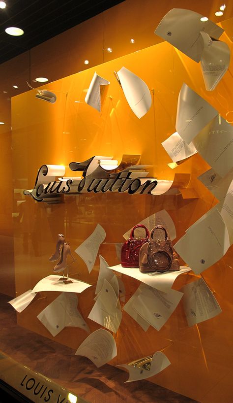 Louis Vuitton Creative Window Display, 19th Amendment, Windows Display, Jewerly Displays, Store Window Display, Store Window Displays, Window Display Design, Retail Windows, Store Windows