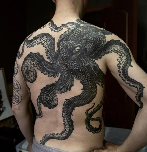 Kraken Tattoos, Octopus Tattoo Sleeve, Kraken Tattoo, Squid Tattoo, Tato Tradisional, Tato Paha, Monster Tattoo, Pola Tato, Octopus Tattoo Design