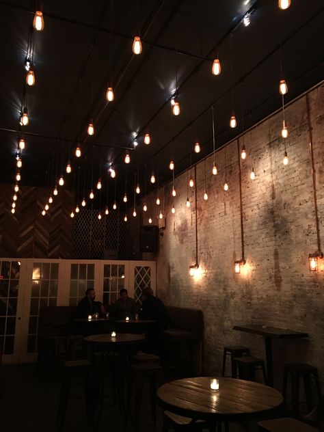 Fairy Lights Restaurant, Winery Lighting, Cafe Lighting Ideas, Jazz Restaurant, Club Design Interior, Wine Bar Design, Booth Lighting, Restaurant Booth, Beer House