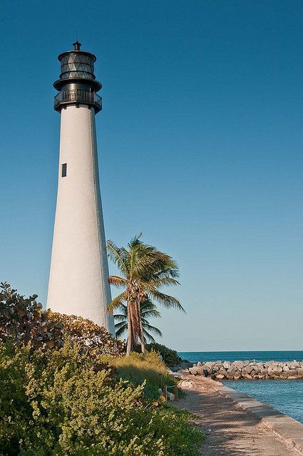 Cape Florida Lighthouse  - known by locals as "el farito" Cape Florida Lighthouse, Florida Lighthouses, Florida State Parks, Lighthouse Photos, Sunrise Pictures, Lighthouse Pictures, Lighthouse Art, Beautiful Lighthouse, Beacon Of Light