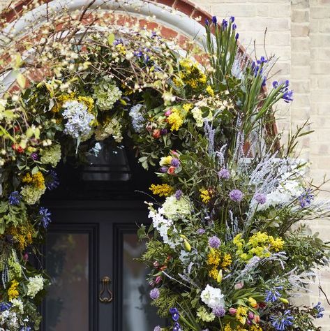 How To Create A Spring & Easter Front Door Display Arch Front Door, Old Front Door, Front Door Display, Arched Front Door, Front Door Ideas, Easter Front Door, House Beautiful Magazine, Door Display, 40 & Fabulous