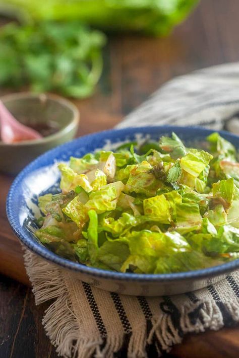 Korean Lettuce Salad takes your favorite Korean flavors and tosses them with chopped lettuce and veggies for a savory salad you can enjoy anytime. #koreanfood #saladrecipe via @thecookful Salad Korean, Wilted Lettuce Salad, Korean Salad, Lettuce Recipes, Salad Lettuce, Savory Salads, Romaine Lettuce Salad, Low Sodium Soy Sauce, Lettuce Salad