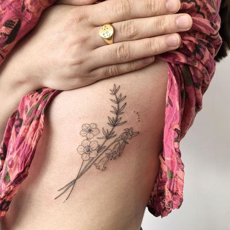 s t i c k & p o k e. (@kalula_tattoo) posted on Instagram • Mar 11, 2020 at 11:17am UTC Tiny Tattoos, 70s Fashion, 90s Fashion, Flower Tattoo, Sustainable Fashion, Vintage Fashion, Tattoos, Floral, On Instagram