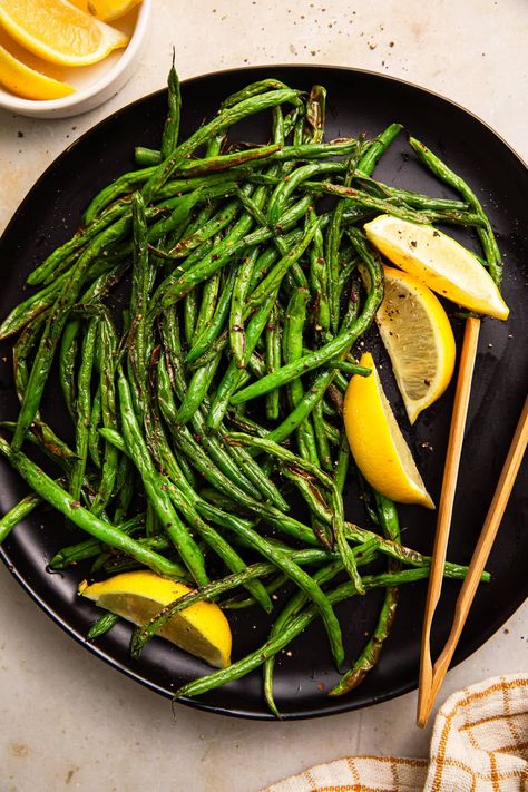 Quick & Easy Crispy Air Fryer Green Beans Green Beans Air Fryer, Haricot Verts Recipe, Beans Air Fryer, Leftover Green Beans, Air Fryer Green Beans, Crispy Green Beans, Homemade Green Bean Casserole, Southern Greens, Freeze Greens