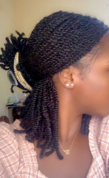 Mini Sengelese Twist, Very Short Twists Natural Hair, Claw Clip Mini Twists, Mini Natural Twist, Mini Twist Extensions, Mini Twists With Extensions Hairstyles, Mini Twist Hairstyles With Extensions, 4c Mini Twists, Short Mini Twists With Extensions