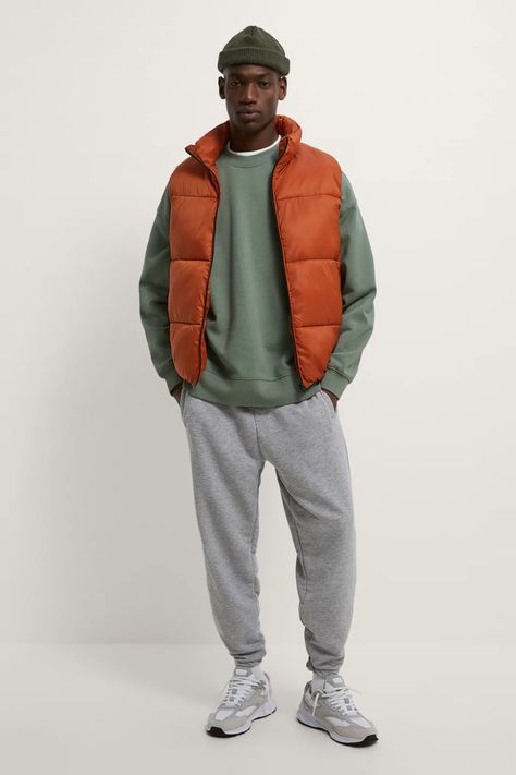 Outfits Puffer Vest, Puffer Vest Outfit Men, Men Jordans, Fall Outfits For Men, Vest Outfits Men, Mens Fall Outfits, Puffer Vest Outfit, Guy Outfits, Mens Puffer Vest