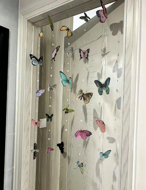 Butterfly Room Decor, Rum Inspo, Zimmer Diy, Girly Room Decor, Dorm Room Wall Decor, Diy Room Decor Videos, Butterfly Room, Easy Room Decor, Diy Room Decor For Teens