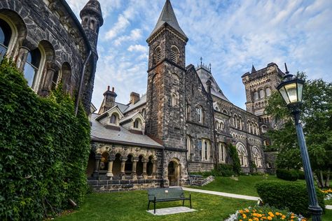 L'ecole: Un ecole que je veut aller a c'est UFT. Ils ont des programs tres bonne et j'aime le ville de toronto beaucoup. Outdoor Architecture, Toronto Architecture, Canadian Universities, College Architecture, Travel America, Future Vision, Bleed Blue, Library Room, Canadian Travel