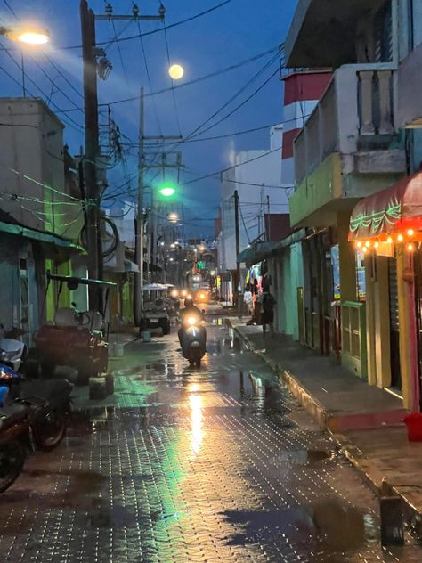 90s Mexico Aesthetic, Mexican Summer Aesthetic, Mexico Summer Aesthetic, Mexico Street Aesthetic, Mexico Night Aesthetic, Night In Mexico Aesthetic, Mexican City Aesthetic, Mexico At Night, Mexico City Aesthetic