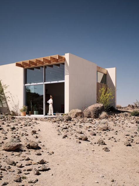 Photo 9 of 14 in In Joshua Tree, an Artist’s Home and Studio Soaks Up Endless Desert Views - Dwell Modern Adobe Exterior, Desert Minimalism, Joshua Tree Home, Modern Adobe, Concrete Siding, Joshua Tree House, Nordic Homes, Architecture Set, Desert House