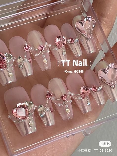 Douyin Nails, Nail Sunny, Crop Crewneck, Fake Nails Designs, Asian Nails, Beauty Nails Design, Nail Jewels, Pretty Gel Nails, Really Cute Nails