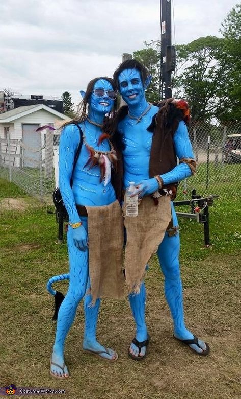 Avatars - 2015 Halloween Costume Contest via @costume_works Men’s Avatar Costume, Avatar Costume, Halloween Fantasia, Costume Contest Winner, Avatar Halloween, Avatar Makeup, 2015 Halloween Costumes, Couples Cosplay, Villain Costumes