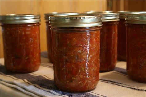 Zucchini Salsa - so yummy! Zucchini Salsa Recipe, Salsa Recipe For Canning, Zucchini Salsa, Food Canning, Canning Salsa, Home Canning, Garden Recipes, Salsa Recipe, Jams & Jellies