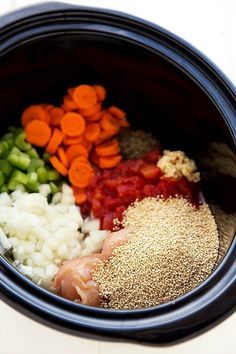 Crockpot Chicken Quinoa, Crockpot Quinoa, Crockpot Italian Chicken, Quinoa Soup Recipes, Chicken Quinoa Soup, Vegetable Soup Crock Pot, Slow Cooker Quinoa, Crockpot Italian, Italian Chicken Soup