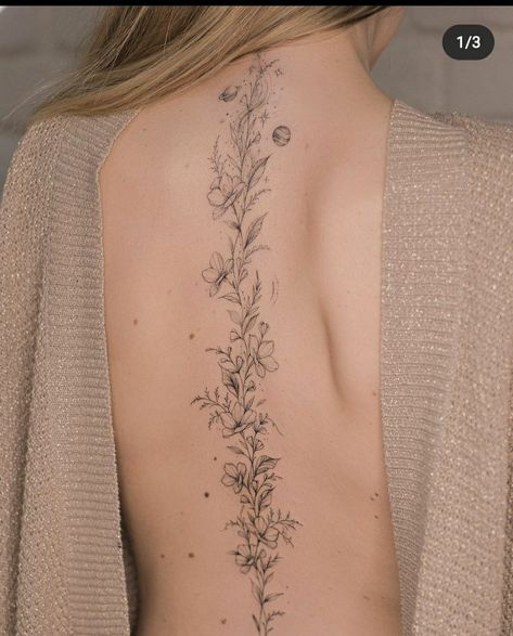 Tattoos To Cover Back Acne, What To Add To A Butterfly Tattoo, Elegant Tattoos Spine, Grey Scale Tattoo For Women, Forest Spine Tattoo, Aesthetic Spine Tattoos Women, Hot Spine Tattoos For Women, Tattoos For Women Collar Bone, Down The Spine Tattoos For Women