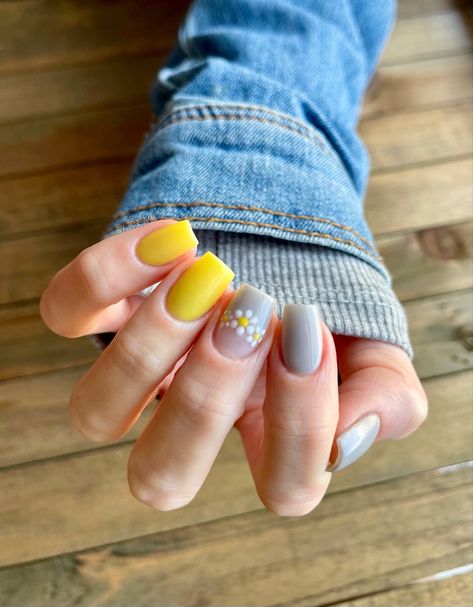 Dip Powder Nails Colors, Dip Powder Manicure, Grey Nail Art, Dark Mirror, Revel Nail Dip Powder, Revel Nail Dip, Yellow Lantern, Revel Nail, Grey Nail Designs