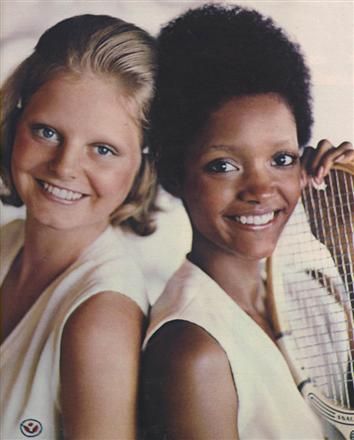 Joyce Walker, 70s Black Women, Seventeen Magazine Fashion, Vintage Black Glamour, Seventeen Magazine, Steven Meisel, Beauty School, 1970s Fashion, Vintage Hairstyles