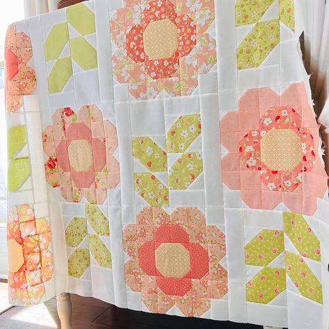 NEW! Time to Bloom - AccuQuilt Compatible Pattern Accuquilt Patterns Quilt Designs, Easy Flower Quilt Block, Floral Quilts Ideas, Flower Quilts Patterns, 9 Inch Quilt Block Patterns Free, Accuquilt Projects Free Pattern, Flower Quilt Blocks Free Pattern, Accuquilt Projects Ideas, Flower Quilt Blocks